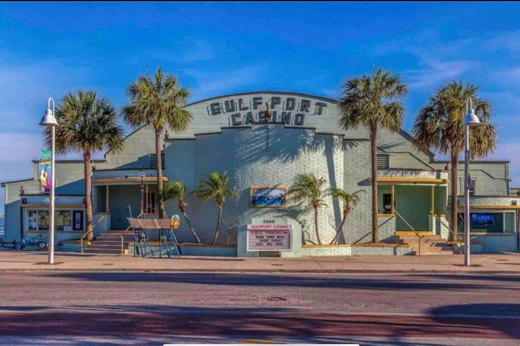 In The Center Of Gulfport, Min Away From The Beach! سانت بطرسبرج المظهر الخارجي الصورة